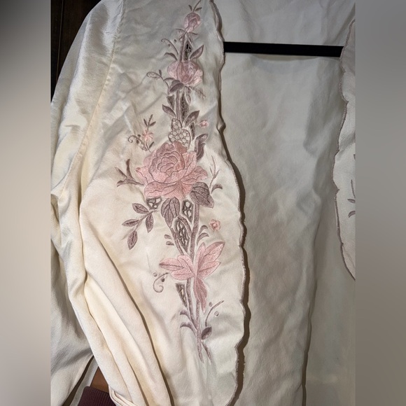 Unbranded Floral 100% Silk Robe Embroidered - Picture 3 of 9